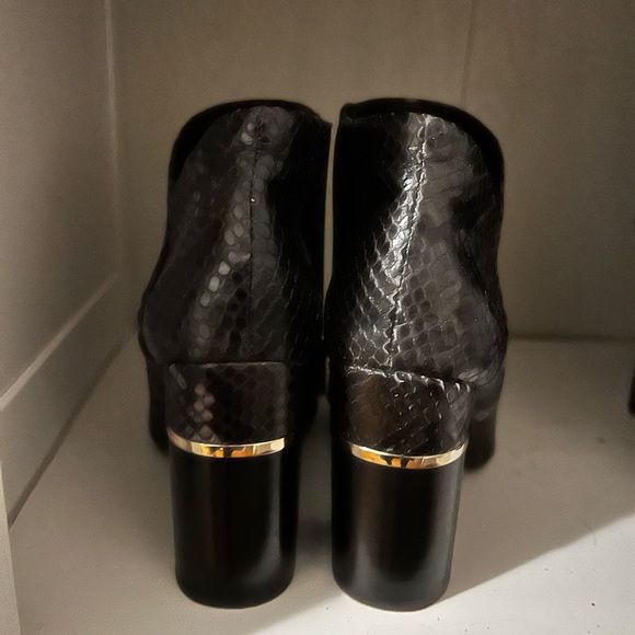 booties - Picture 3 of 3